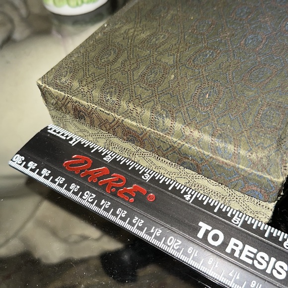 Textile Calligraphy Box. 7 items. - Picture 13 of 17